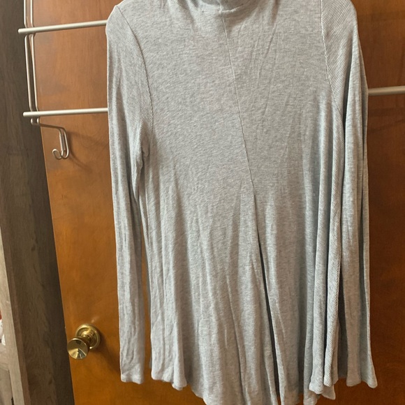 Deletta Cowl Neck Top - Picture 2 of 5
